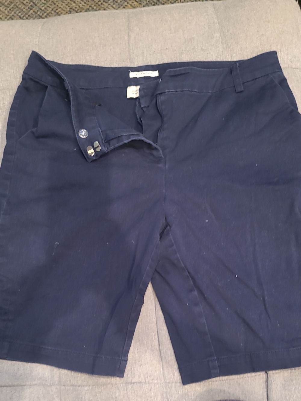 Women’s Navy Blue Mid-Rise Shorts